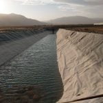 ارزیابی راندمان انتقال و تلفات آب در کانال های انتقال آب با پوشش ژئوممبران HDPE